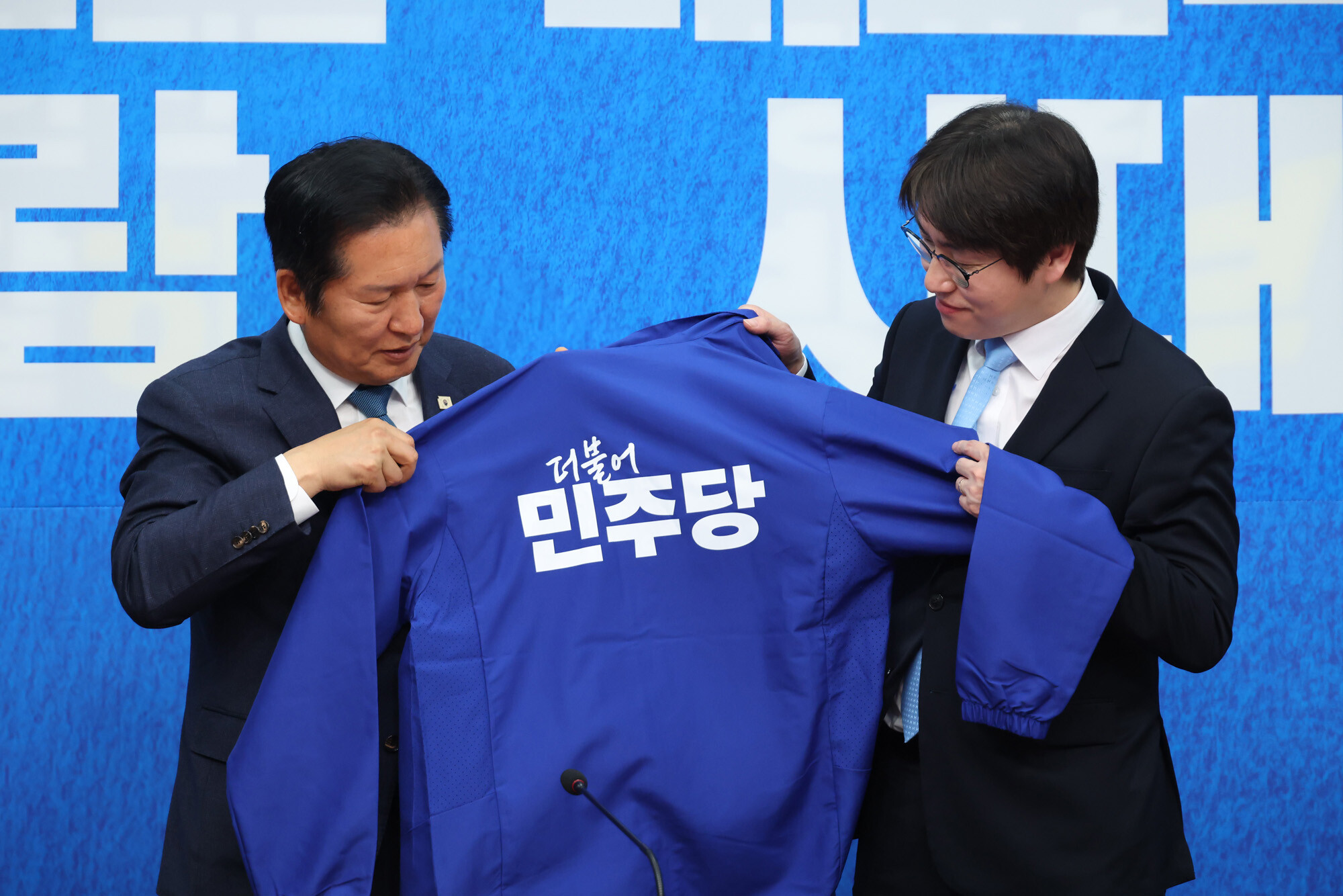 정청래 민주당 대표와 하정우 전 청와대 AI미래기획수석. 사진=박은숙 기자