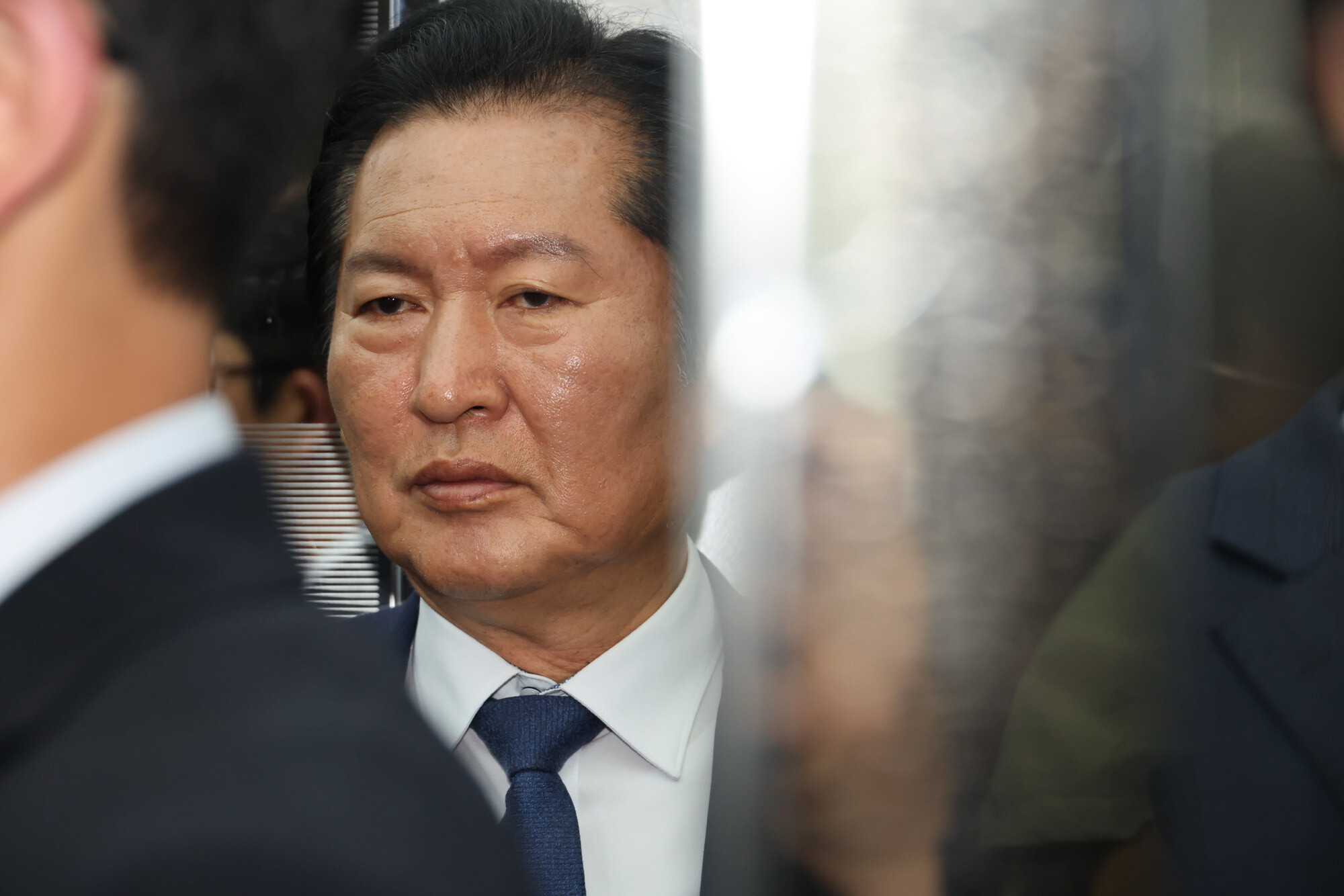 더불어민주당 정청래 대표가 지난 10일 국회에서 최고위원회의를 마친 뒤 취재진 질문에 답하고 있다. 사진=박은숙 기자