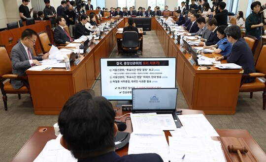 6월 23일 국회에서 열린 투표용지 부족 사태 등 국민참정권 침해 진상규명 및 선거관리 개혁을 위한 국정조사 특위 전체회의가 열리고 있다. 사진=박은숙 기자