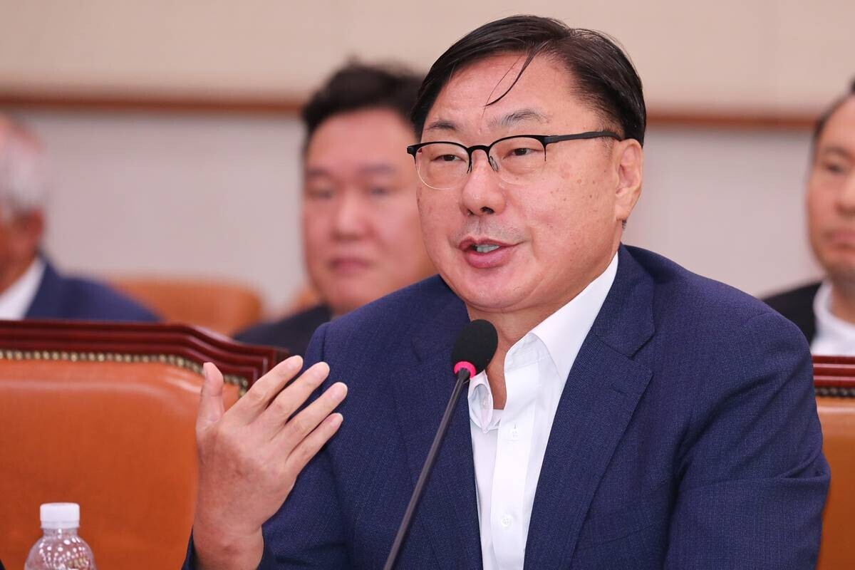 2024년 10월 2일 국회 법제사법위원회에서 열린 박상용 수원지검 부부장검사에 대한 '탄핵소추 사건 조사' 관련 청문회에서 이화영 전 경기도 평화부지사가 의원들의 질의에 답하고 있다. 사진=박은숙 기자