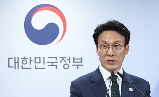 김민석 국무총리가 6월 25일 서울 종로구 정부서울청사에서 검찰개혁 관련 현안 브리핑을 하고 있다. 사진=연합뉴스