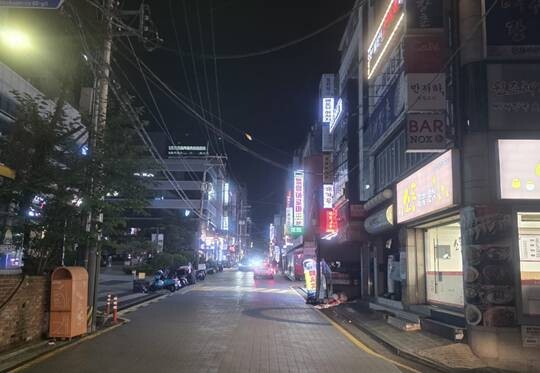 7월 7일 자정 선릉역 거리 모습. 사진=박호민 기자