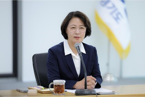 추미애 경기도지사가 10일 경기도 율곡홀에서 실·국장 회의에서 회의를 주재하고 있다. 사진=경기도 제공