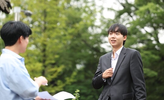 더불어민주당 8·17 전당대회 최고위원 선거에 출마한 정민철 후보가 22일 국회에서 일요신문과 인터뷰를 하고 있다. 사진=박은숙 기자