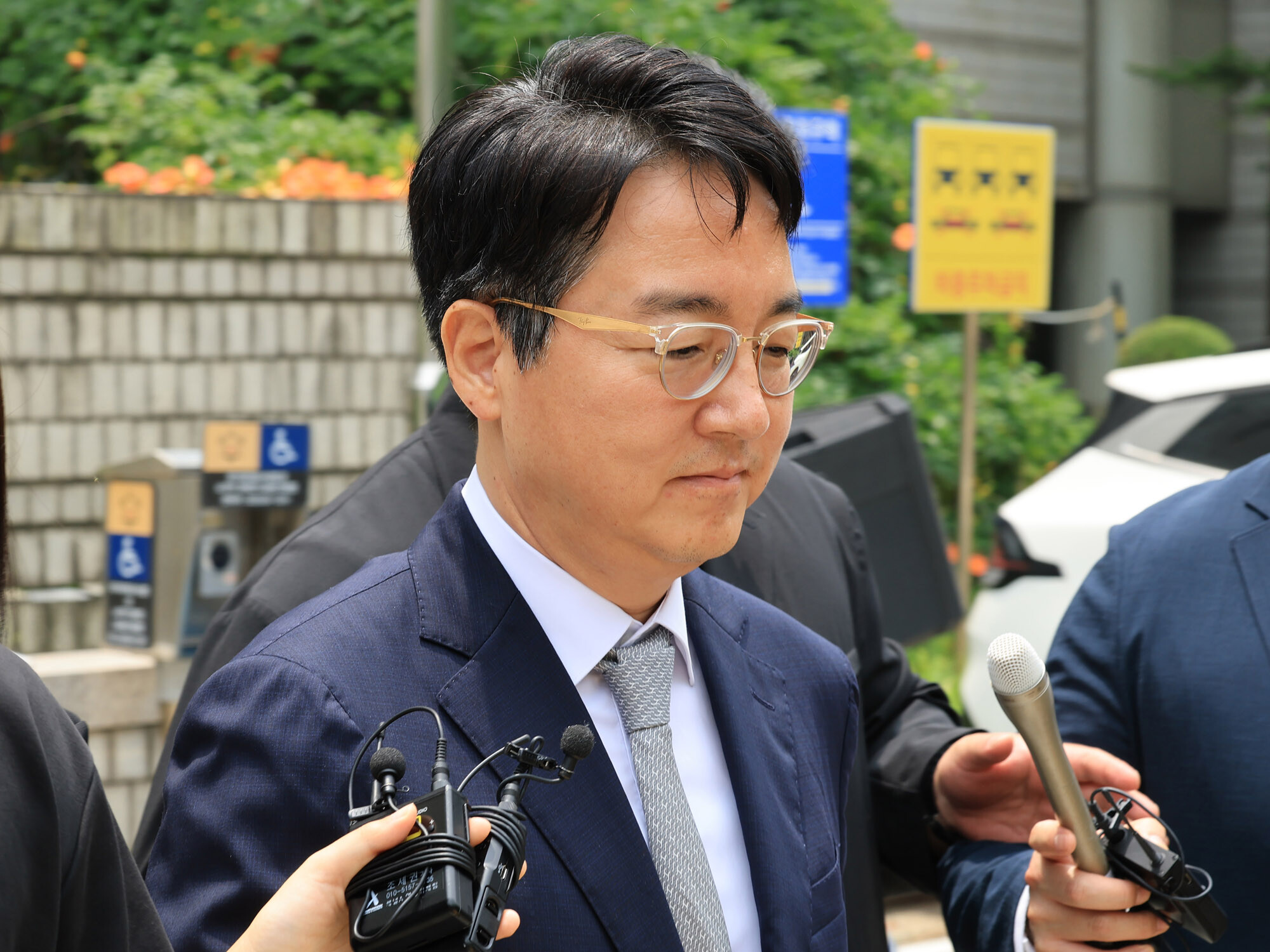 2026년 7월 16일 서초구 서울중앙지법에서 심우정 전 검찰총장이 구속 전 피의자심문을 마치고 법원을 나서고 있다. 사진=박정훈 기자