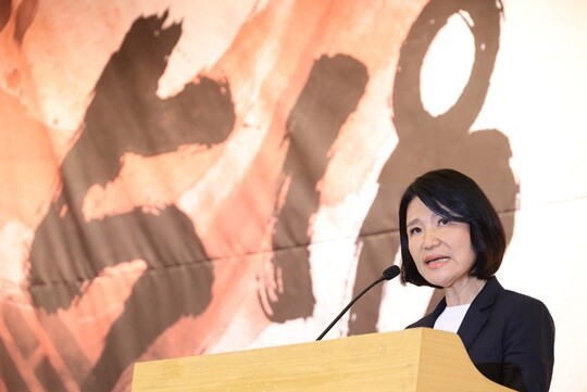 이진숙 국민의힘 의원이 지난 8월 13일 서울 여의도 국회도서관에서 개최한 ‘5·18 민주화운동 재조명 국회 공개포럼’에서 환영사를 하고 있다. 사진=박은숙 기자