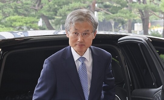 조희대 대법원장이 8월 21일 서울 서초구 대법원으로 출근하고 있다. 사진=박정훈 기자