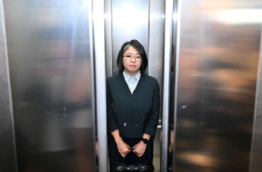 용혜인 성평등가족부 장관 후보자가 9월 2일 인사청문회 준비 사무실로 출근하고 있다. 사진=최준필 기자
