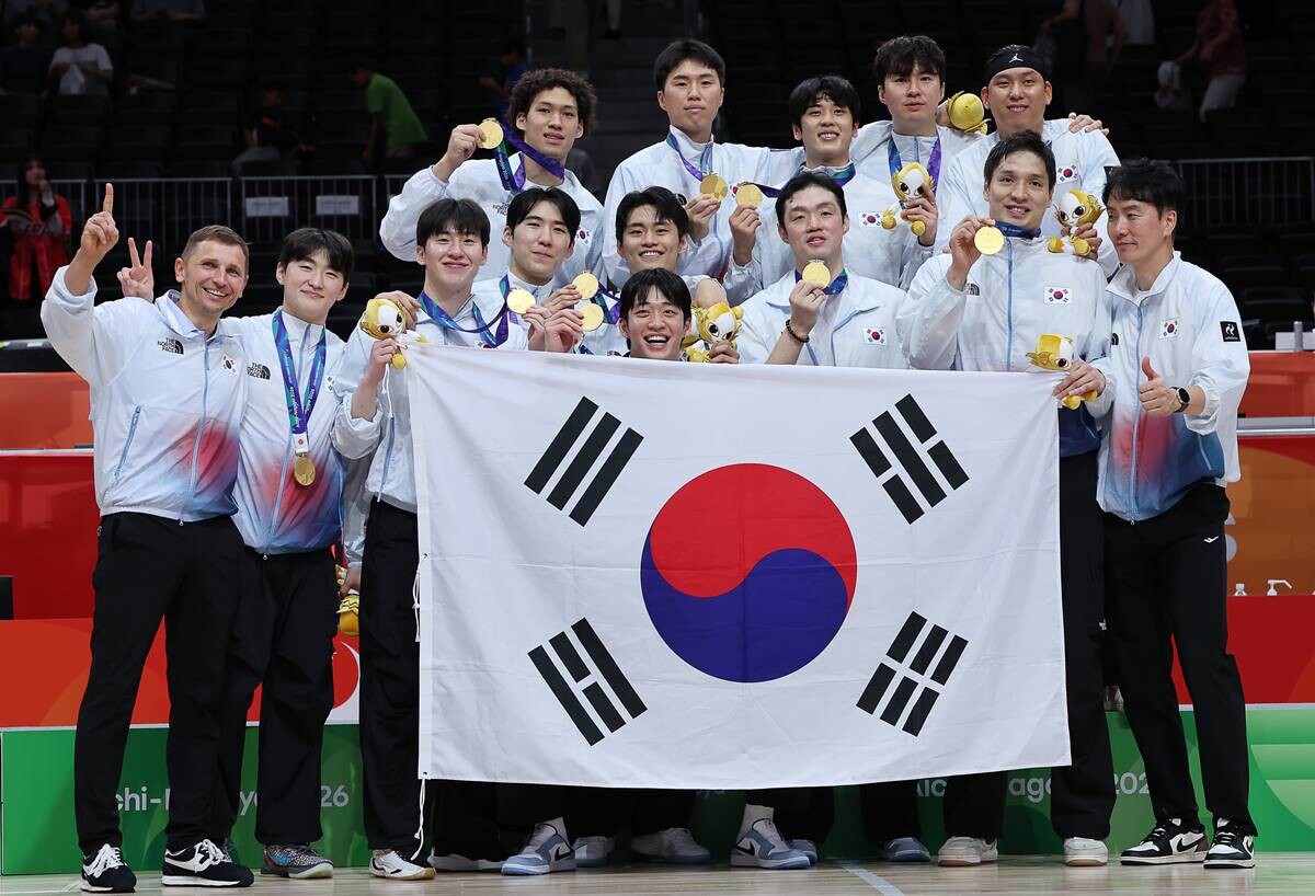 한국 농구가 아시아 정상에 섰다. 대표팀의 아시안게임 금메달은 2014년 이후 12년 만이다. 사진=연합뉴스