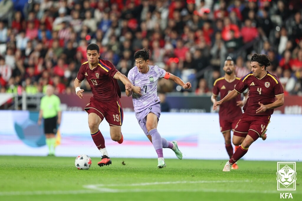 부진한 경기력을 보였던 축구 국가대표팀이 우즈베키스탄을 상대로 반전을 노린다. 사진=KFA 제공