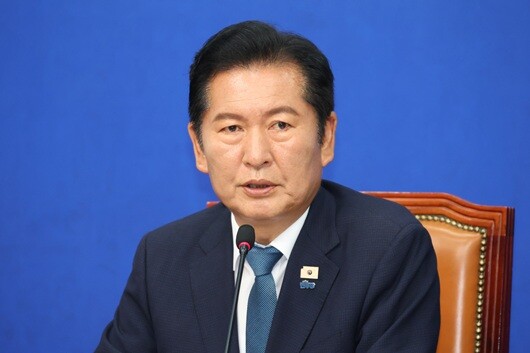 당초 외교통일위원회 미주반으로 주미한국대사관 국감에 나설 예정이었으나 미국 입국 비자 발급 지연으로 구주반으로 이동한 정청래 의원. 이번 비자 사태는 국감장에서 한미동맹 균열 공방으로 번지고 있다. 사진=박은숙 기자