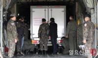 의약품 운반차량 점검하는 서욱 국방부 장관