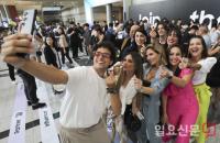 국내 첫 삼성전자 갤럭시 언팩 행사 참석한 외국인들
