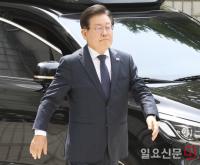 굳은 표정의 이재명 대표