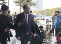 내란특검 사무실로 들어가는 추경호 국민의힘 의원