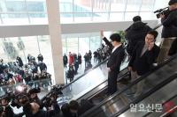 소통관 나서는 한동훈 전대표