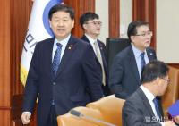 입장하는 구윤철 부총리 겸 재정경제부 장관