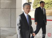 출근하는 조희대 대법원장