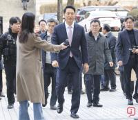 법정으로 향하는 오세훈 서울시장