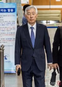 법정 향하는 최지성 전 삼성그룹 미래전략실장