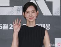 신현빈, 고급진 손인사