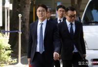 서울회생법원 도착한 전진배 JTBC 대표이사